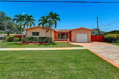 8970 SW 52nd Pl Cooper City, FL 33328