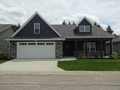 4305 W Hawks Ridge Court Muncie, IN 47304