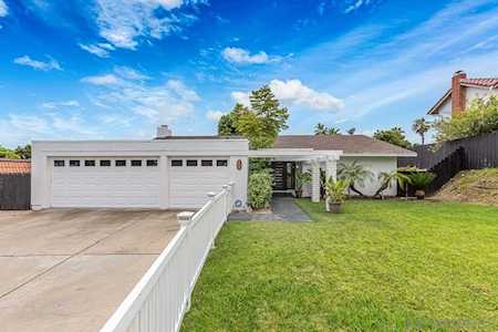 5242 Soledad Mountain Rd San Diego, CA 92109