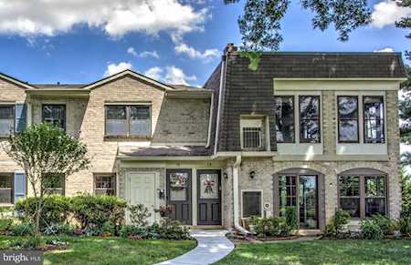 19 Valleybrook Dr Lancaster, PA 17601