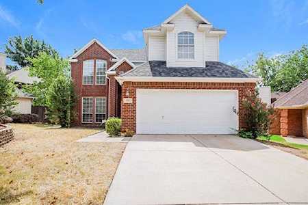705 Ashbrook Court Euless, TX 76039