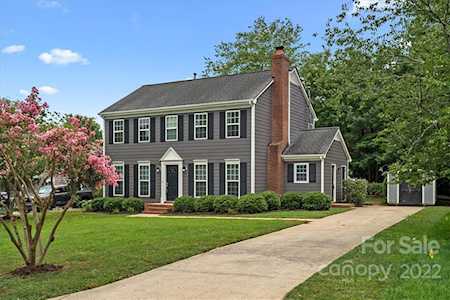 8730 Fieldgate Dr Charlotte, NC 28277