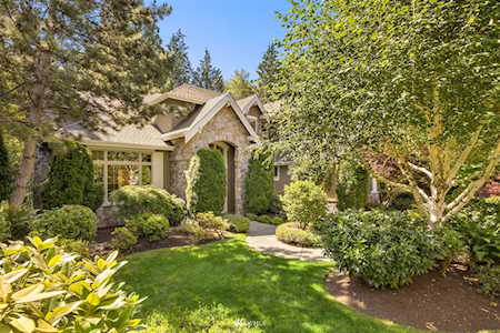 13054 NE Trail Heights Ct Bainbridge Island, WA 98110