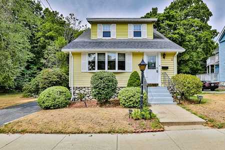 50 Greenwood Ave Wakefield, MA 01880