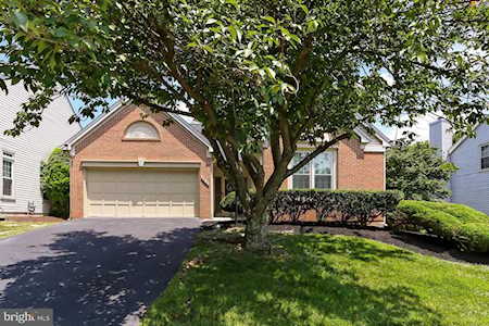 5817 Deer Pond Rd Centreville, VA 20120