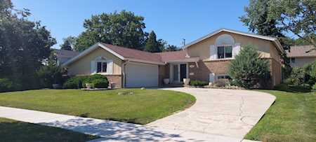 1702 W Roanoke Dr Arlington Heights, IL 60004