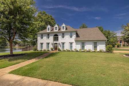 2775 Fairway Glen Dr Collierville, TN 38017