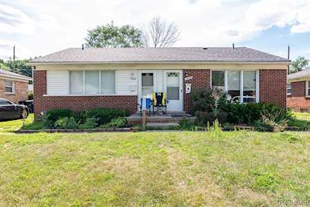 1958 Ackley Ave Westland, MI 48186
