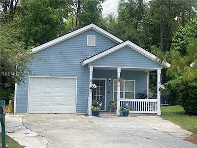 30 Pine Forest Dr Bluffton, SC 29910