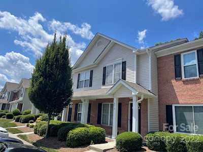 8010 Stoneham Ct Matthews, NC 28105