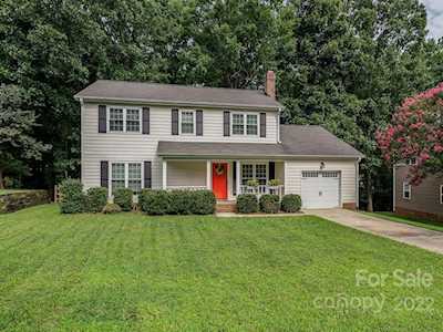 8705 Golf Ridge Dr Charlotte, NC 28277