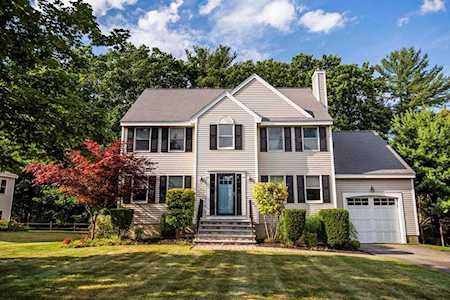 16 Seneca Lane Wilmington, MA 01887