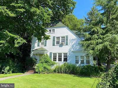 101 Oak Ave W Moorestown, NJ 08057