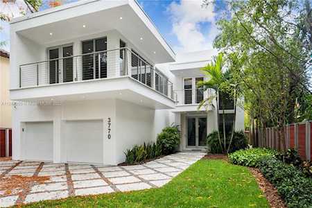 3770 Kumquat Ave Miami, FL 33133