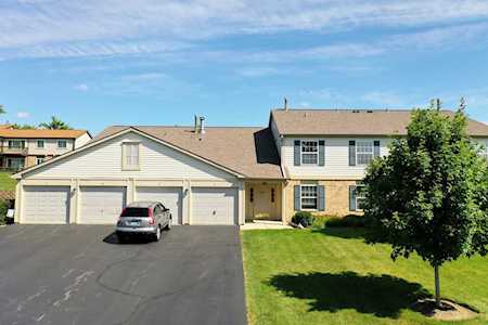 305 Crestview Dr #C Wauconda, IL 60084