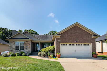 1604 Overlook Cir Shelbyville, KY 40065