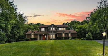 5499 Bradford Circle Brighton Twp, MI 48114