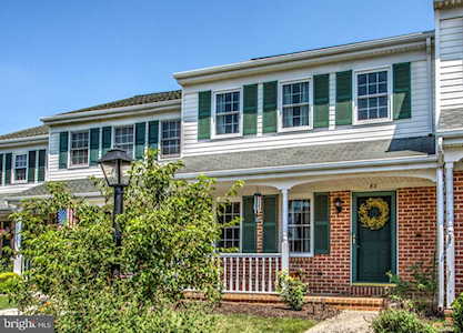 82 Robinhill Dr Lititz, PA 17543
