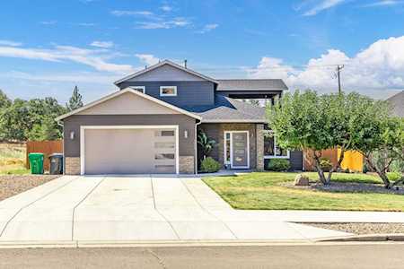 1052 Ruby Meadows Dr Eagle Point, OR 97524