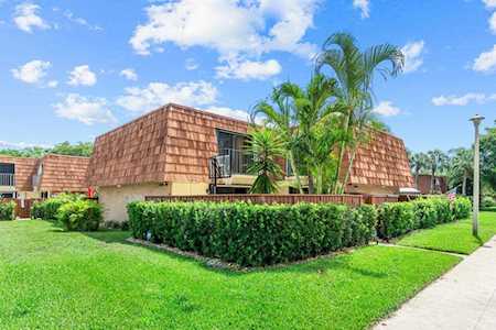325 Live Oak Lane Boynton Beach, FL 33436