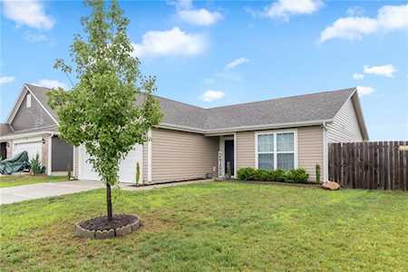 826 Fieldstone Dr Franklin, IN 46131