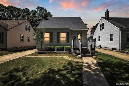 4160 Carnegie St Wayne, MI 48184