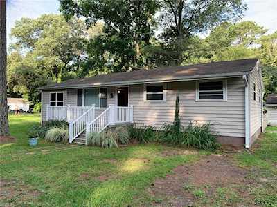 960 Blackwater Rd Chesapeake, VA 23322