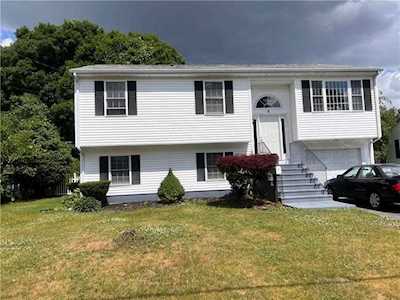 4 Meadowbrook Rd North Providence, RI 02911