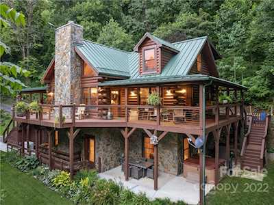 358 Davy Crockett Dr Maggie Valley, NC 28751