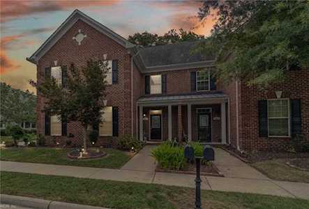 927 Long Beeches Ave Chesapeake, VA 23320