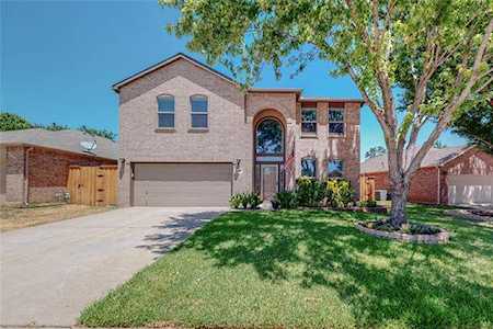 1108 Indian Trail Court Roanoke, TX 76262