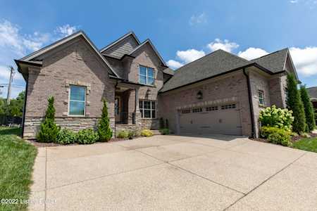 1014 Fossil Creek Cir Louisville, KY 40245