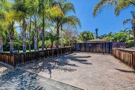 1248 Oak Drive Vista, CA 92084
