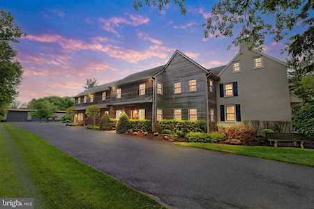 800 Cox Rd Moorestown, NJ 08057