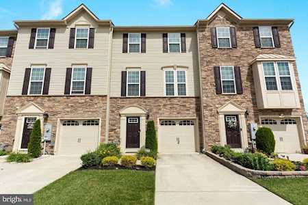 119 Village Green Ln Sicklerville, NJ 08081