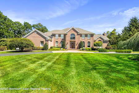 2 Old Cider Mill Rd Manalapan, NJ 07726