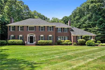 215 Watch Hill Dr East Greenwich, RI 02818