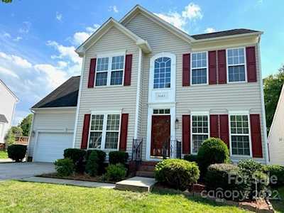 5083 Sunburst Ln Harrisburg, NC 28213