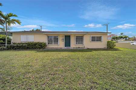 2400 SW 127th Ave Miami, FL 33175