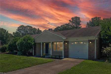 812 Saint Martin Dr Virginia Beach, VA 23455