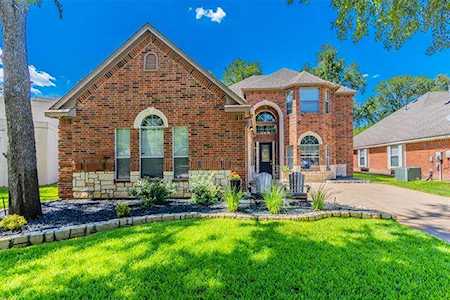 5933 Riverbend Place Fort Worth, TX 76112