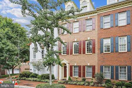 39 Alexander St Alexandria, VA 22314