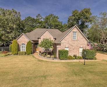 5321 Cypress Hollow Dr Lakeland, TN 38002