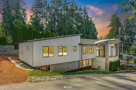 9823 Forbes Creek Dr Kirkland, WA 98033