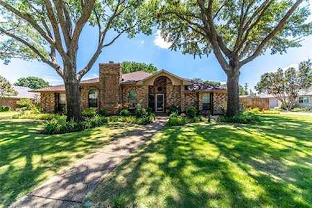 1602 Clearbrook Drive Allen, TX 75002