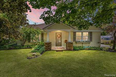 760 Lounsbury Rochester, MI 48307