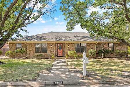 4404 Kingswick Drive Arlington, TX 76016