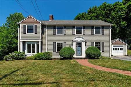 9 Knollwood Ave East Greenwich, RI 02818