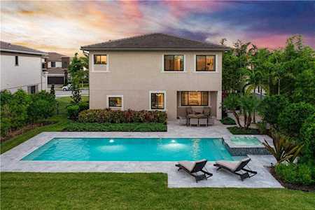 10593 N Lago Vista Cir Parkland, FL 33076