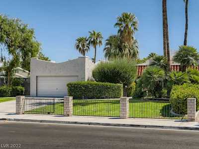3909 Meadowglen Dr Las Vegas, NV 89121